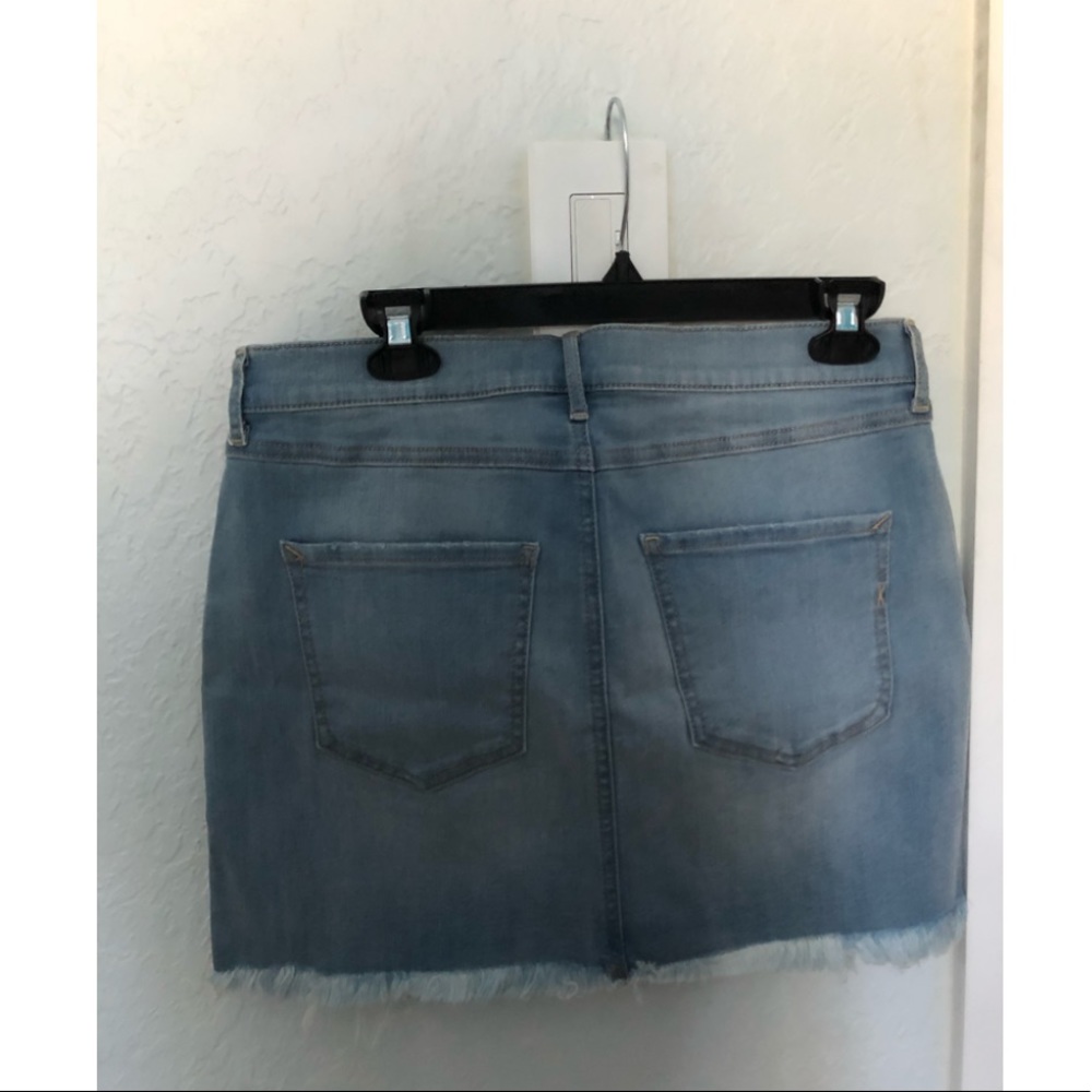 Mid-rise Skirt - Picture 2 of 2